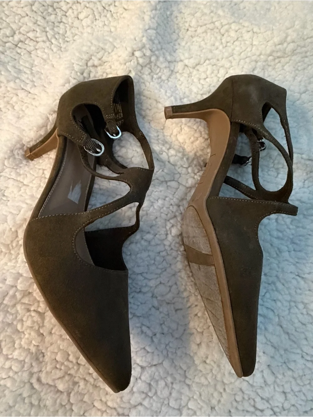 FIONI Clothing Olive Pointed-Toe Strappy Heels